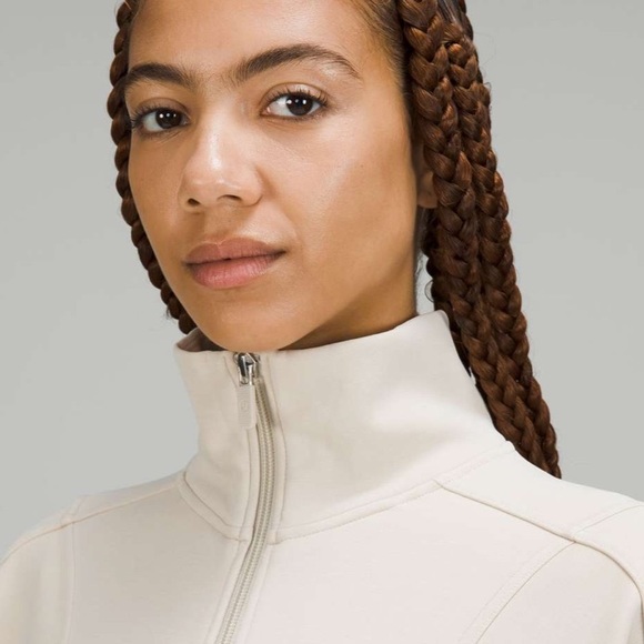 Lululemon mock neck softstreme zip up jacket in the color Natural Ivory size 6 - Picture 4 of 9